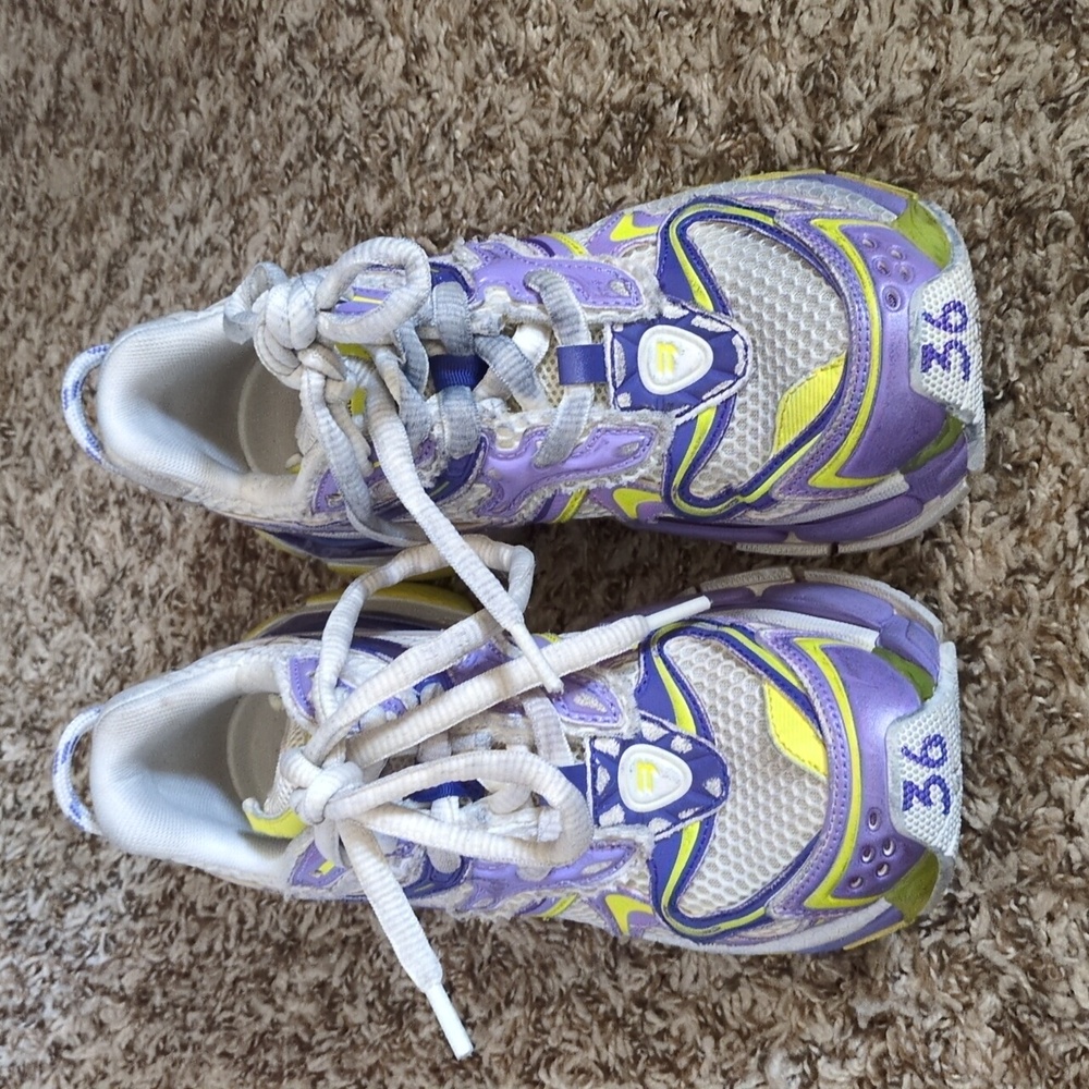 Balenciaga Women's Runner 2 Low Top Sneakers Trainers - Picture 4 of 14